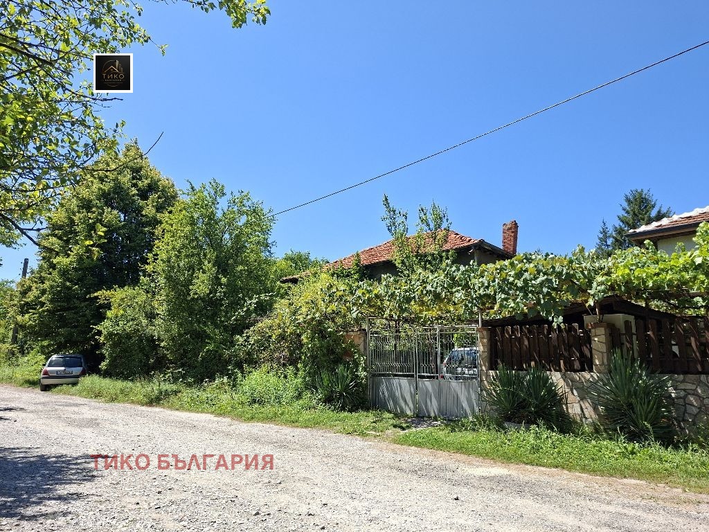 Продава КЪЩА, с. Злокучене, област София област, снимка 3 - Къщи - 56018030