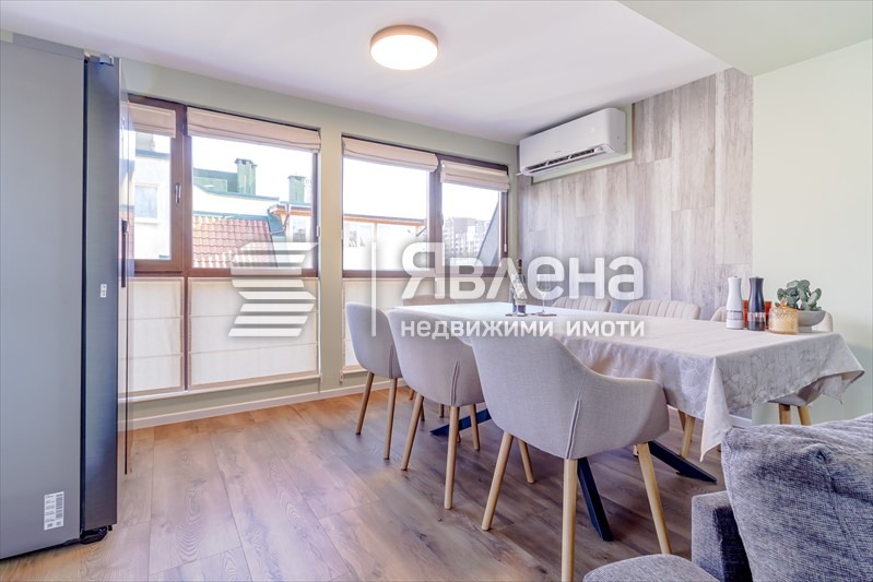 Продава 4-СТАЕН, гр. София, Център, снимка 2 - Апартаменти - 55600228