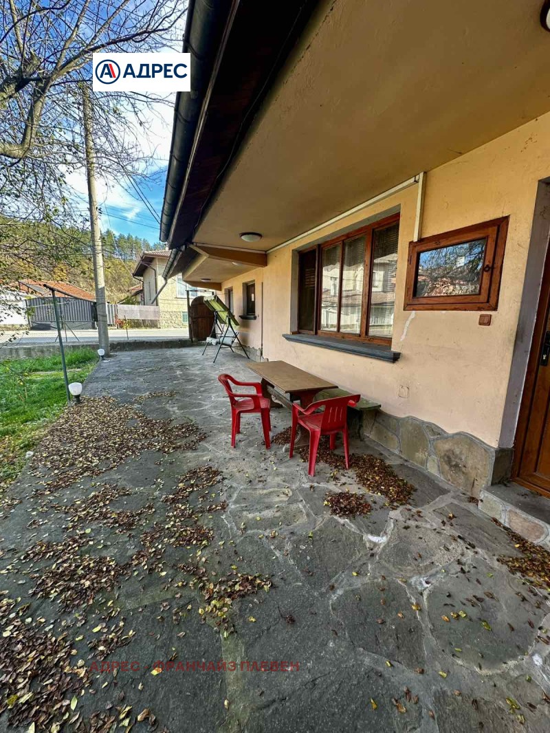 Продава КЪЩА, гр. Априлци, област Ловеч, снимка 3 - Къщи - 52599988