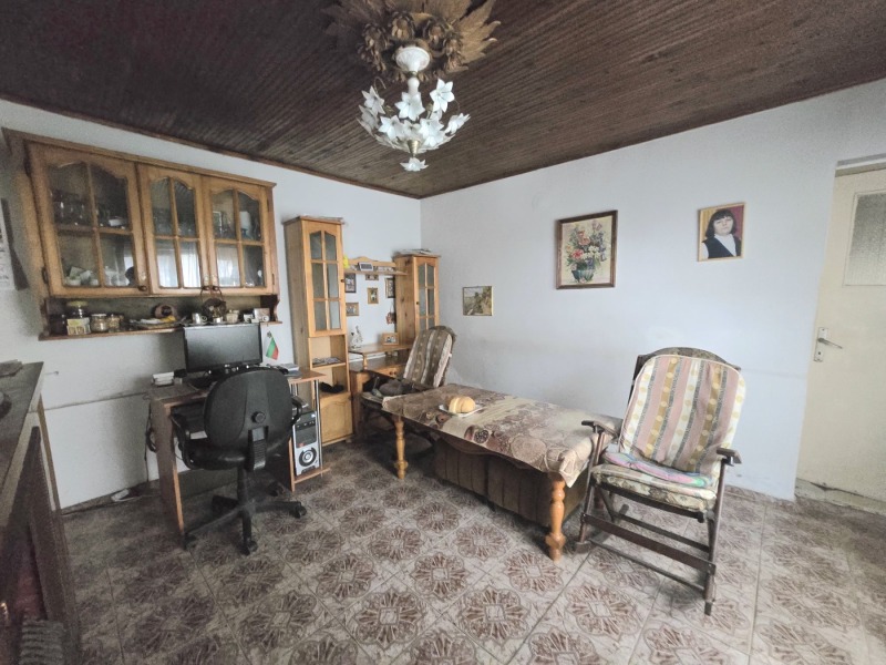 Продава КЪЩА, гр. Добрич, Христо Ботев, снимка 7 - Къщи - 52799345