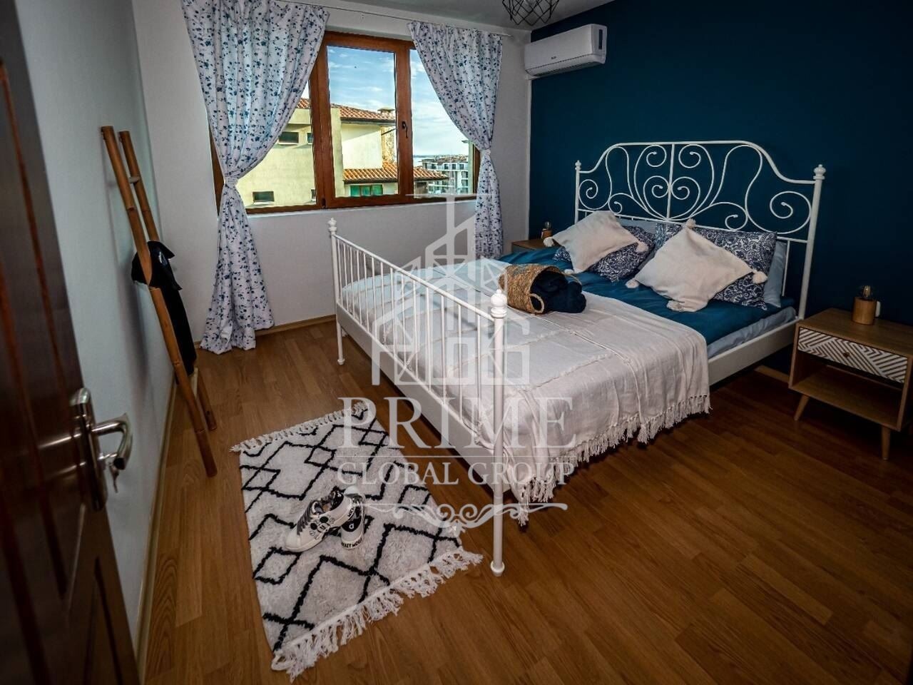Продава КЪЩА, гр. Свети Влас, област Бургас, снимка 2 - Къщи - 54255197