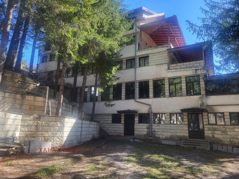 Продава ХОТЕЛ в област Ловеч, с. Шипково - 1138 кв.м / 575 000 € » 1 124 602.25 лв., ХАНА ХОУМ