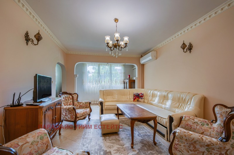 Продава 4-СТАЕН в град София, Люлин 4 - 100 кв.м / 220 000 € » 430 282.60 лв., ПАРАДАЙС ТИЙМ ЕСТЕЙТС