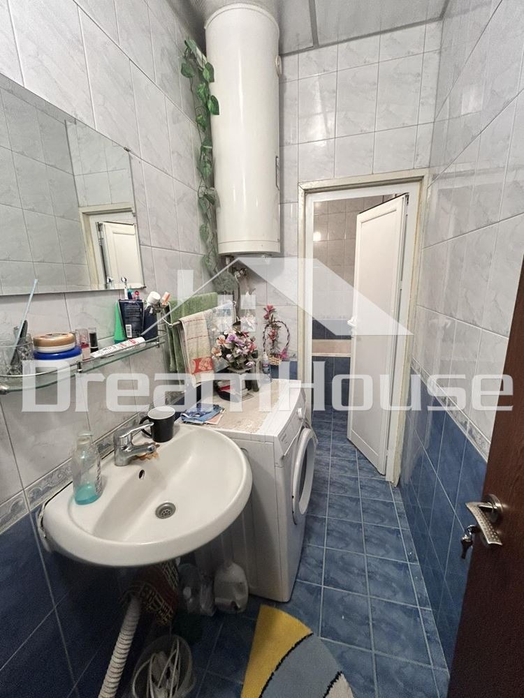 Продава  3-стаен град Пловдив , Тракия , 85 кв.м | 51955851 - изображение [8]