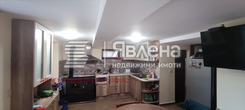 Продава КЪЩА, с. Голям извор, област Ловеч, снимка 6 - Къщи - 47454288