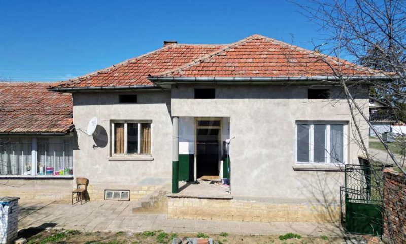 Продава КЪЩА, гр. Левски, област Плевен, снимка 7 - Къщи - 52804326