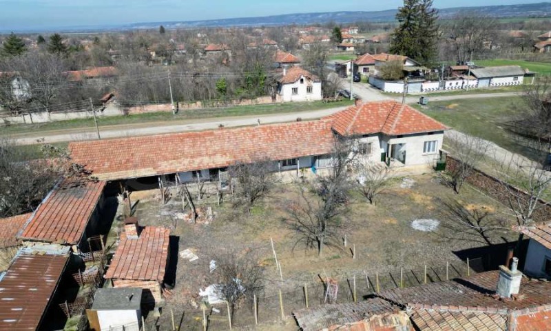 Продава КЪЩА, гр. Левски, област Плевен, снимка 6 - Къщи - 52804326