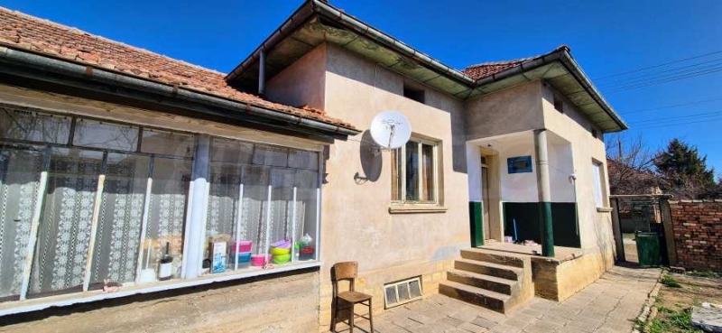 Продава КЪЩА, гр. Левски, област Плевен, снимка 10 - Къщи - 52804326