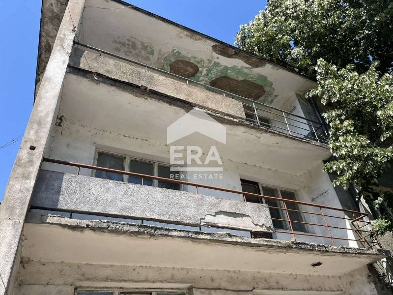 Продава ХОТЕЛ, с. Томпсън, област София област