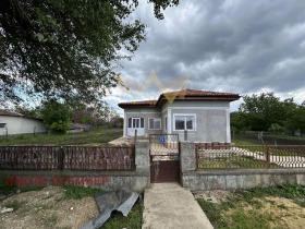 Maison Tsaritchino, région de Dobritch 1