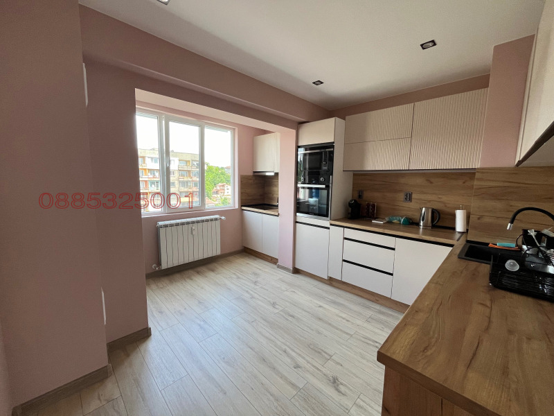 Продава 3-СТАЕН, гр. Перник, Изток, снимка 3 - Апартаменти - 52785402