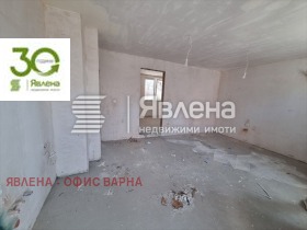 3-стаен град Варна, Погреби 4