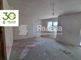 3-стаен град Варна, Погреби 5