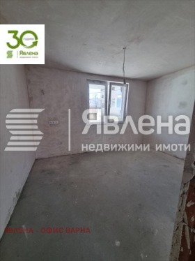 3-стаен град Варна, Погреби 6