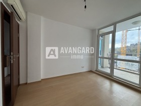 1 Schlafzimmer m-t Alen mak, Warna