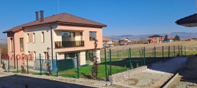 Haus Boschurishte, region Sofia 1