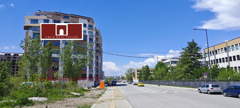 In vendita  2 camere da letto Sofia , Poligona , 120 mq | 21620362