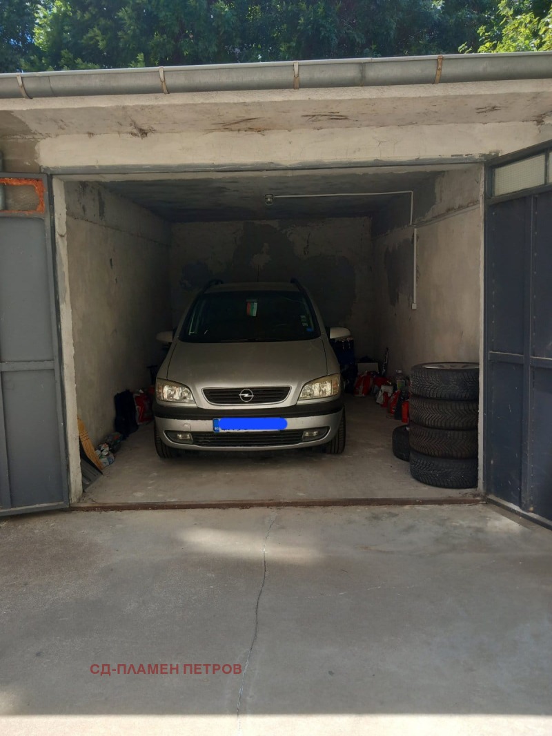 In vendita  Box auto Shumen , Boian Balgaranov 1 , 21 mq | 68966106 - Immagine [2]