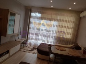 1 quarto Vazrajdane 1, Varna 4