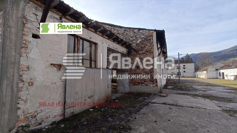 Na sprzedaż  Budynek przemysłowy region Sofia , Etropole , 2665 mkw | 34846203 - obraz [5]