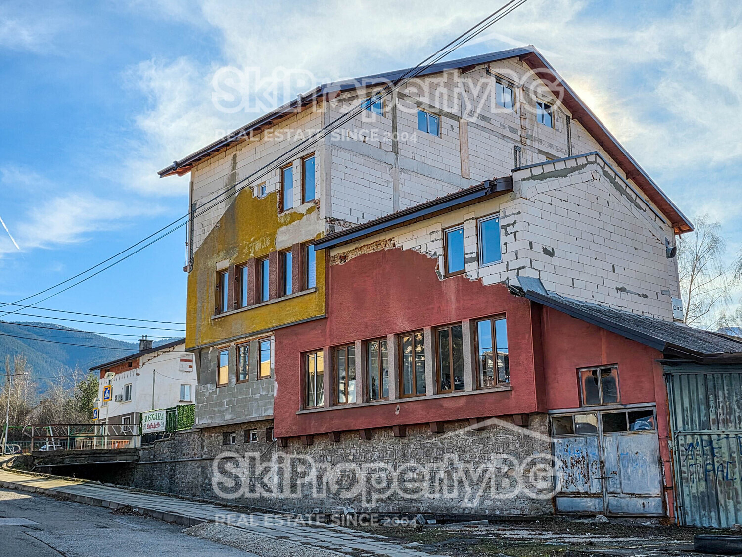 Продава ХОТЕЛ, с. Говедарци, област София област, снимка 2 - Хотели - 54608549