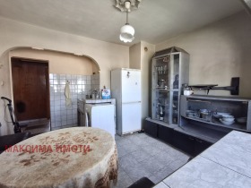 Продава 3-стаен град Бургас Славейков - [1] 