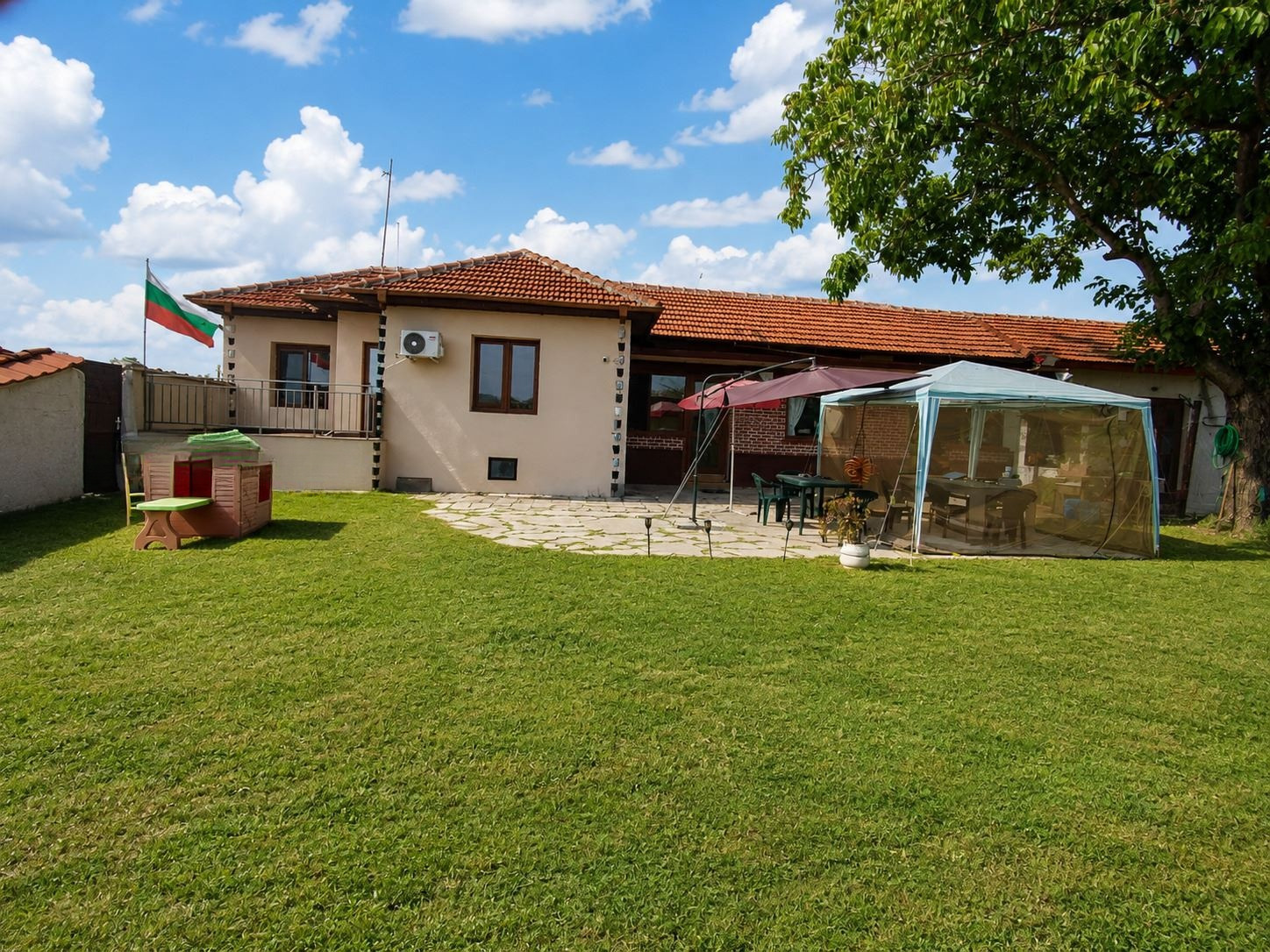 Продава КЪЩА, с. Стрелци, област Пловдив, снимка 13 - Къщи - 55643885