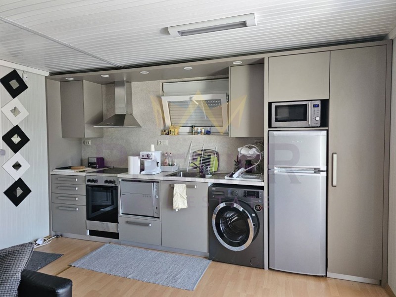 Продава КЪЩА, гр. София, гр. Банкя