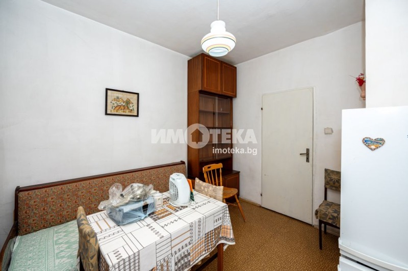 Продава 2-СТАЕН, гр. Пловдив, Кючук Париж, снимка 17 - Aпартаменти - 47760891