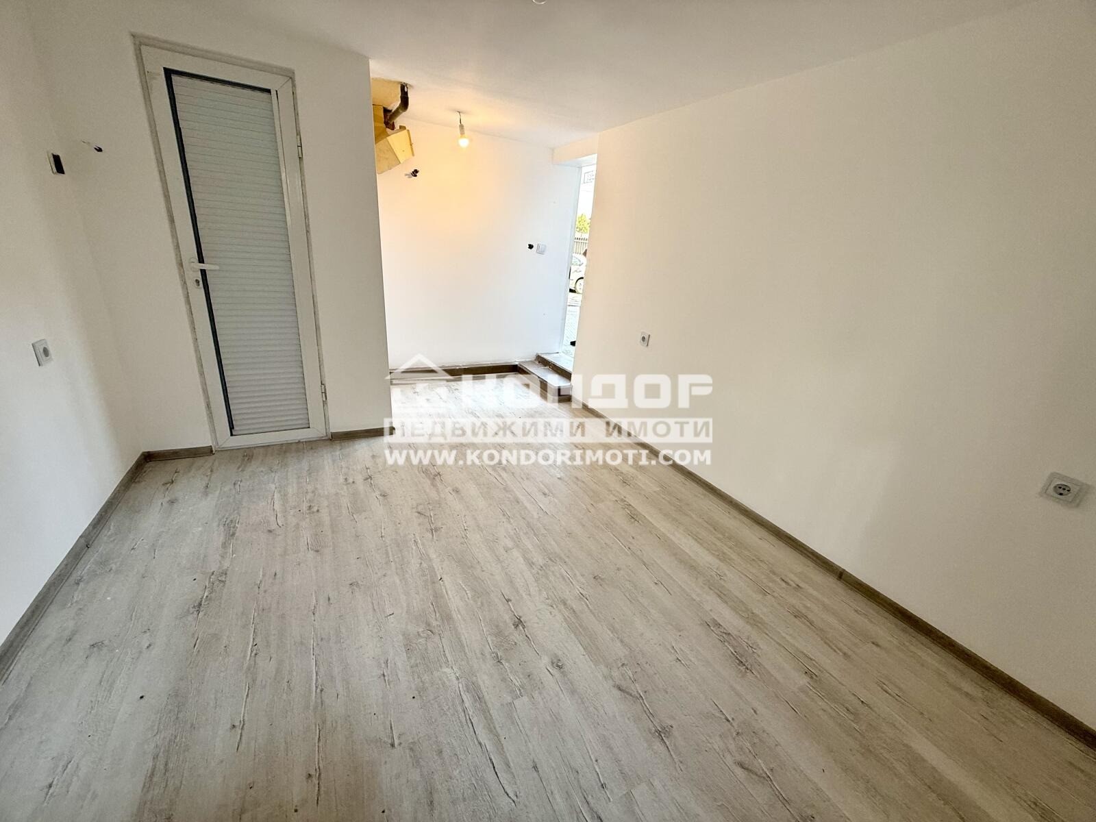 Продава ОФИС, гр. Пловдив, Център, снимка 2 - Офиси - 48866964