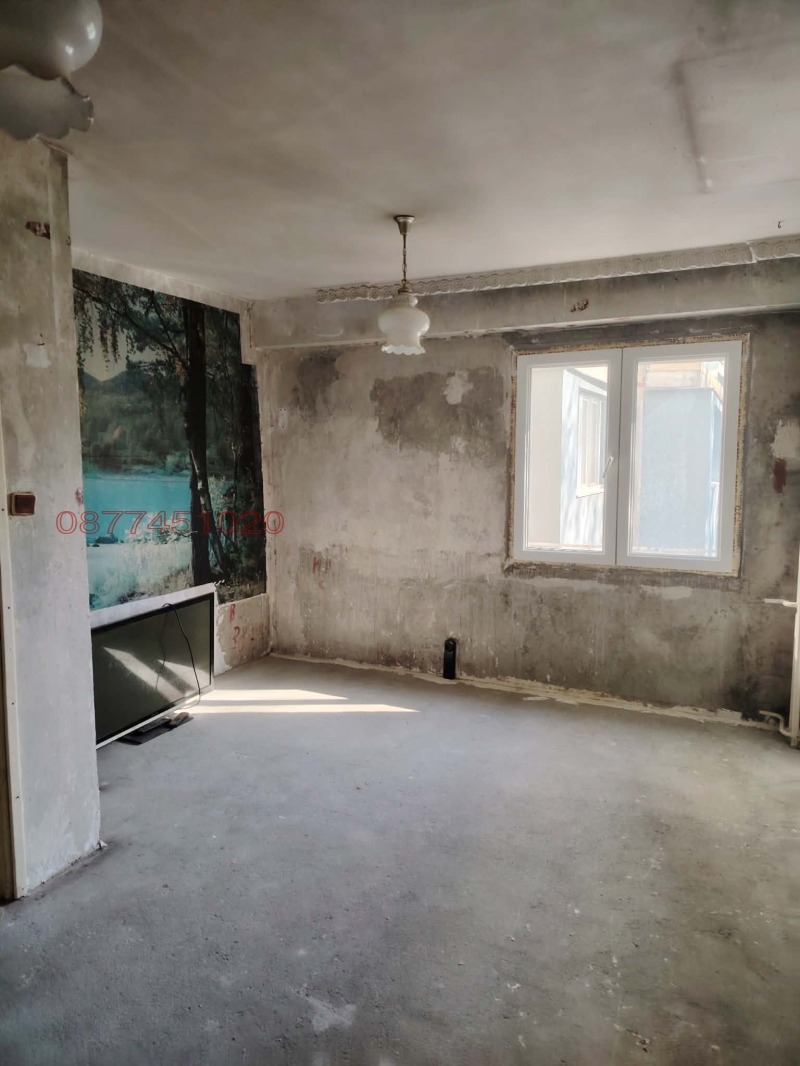 Продава 2-СТАЕН в град Русе, Дружба 3 - 76 кв.м / 75 000 € » 146 687.25 лв.