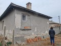 Продава КЪЩА, област Пловдив, с. Трилистник • 75000 € / 146687.25 лв. • 77738064 2