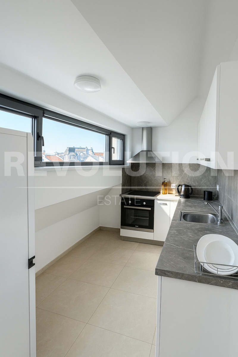 Продава 3-СТАЕН, град Бургас, Център • 265000 € / 518294.95 лв. • 92008452 1