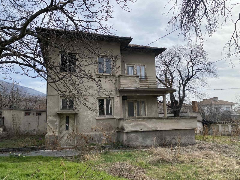 Продава КЪЩА, гр. Карлово, област Пловдив, снимка 1 - Къщи - 49459916