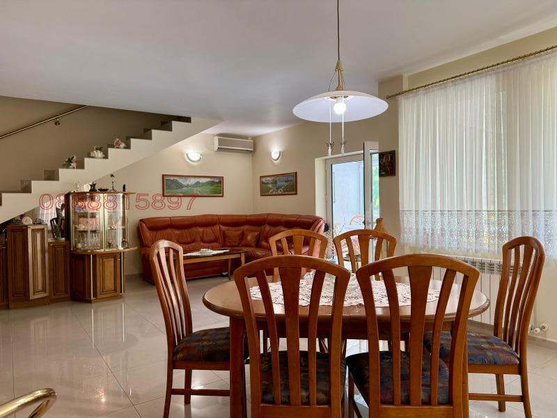 Продава КЪЩА, гр. Добрич, Градска болница