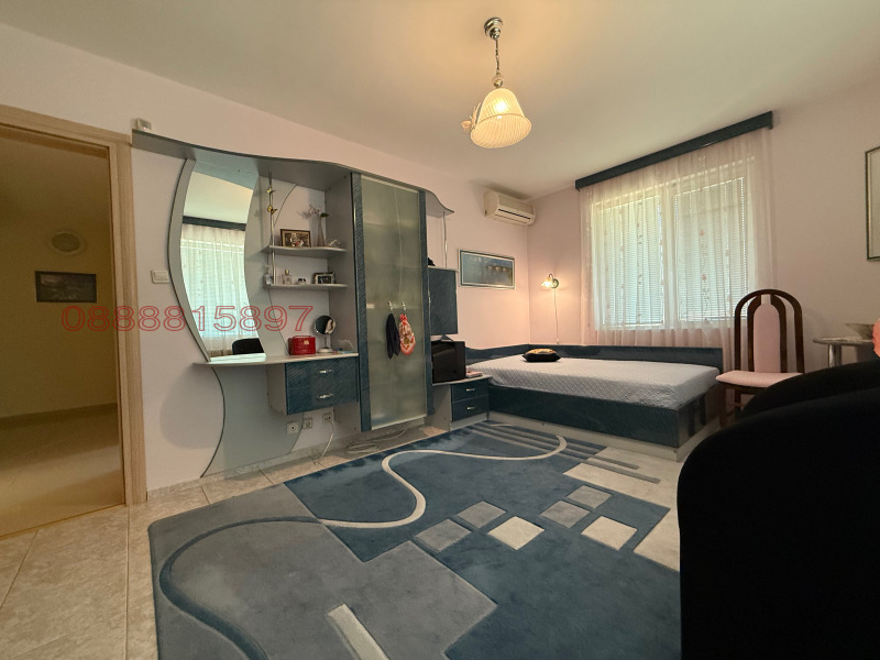 Продава КЪЩА, гр. Добрич, Градска болница, снимка 9 - Къщи - 52800777