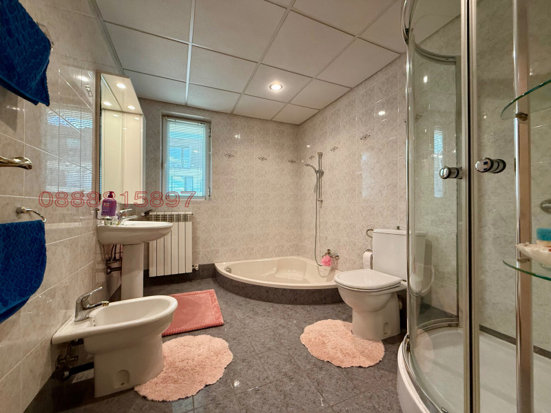 Продава КЪЩА, гр. Добрич, Градска болница, снимка 8 - Къщи - 52800777