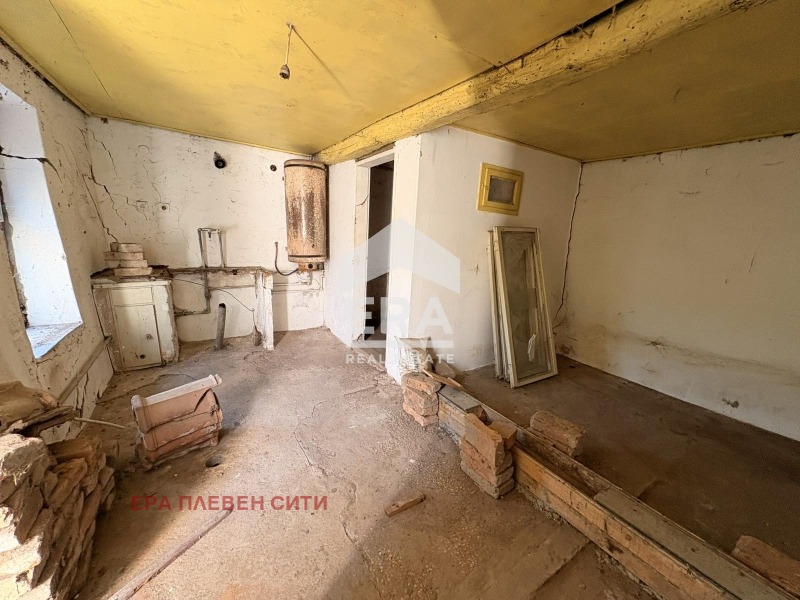 Продава КЪЩА, с. Крушовица, област Плевен, снимка 9 - Къщи - 56503018