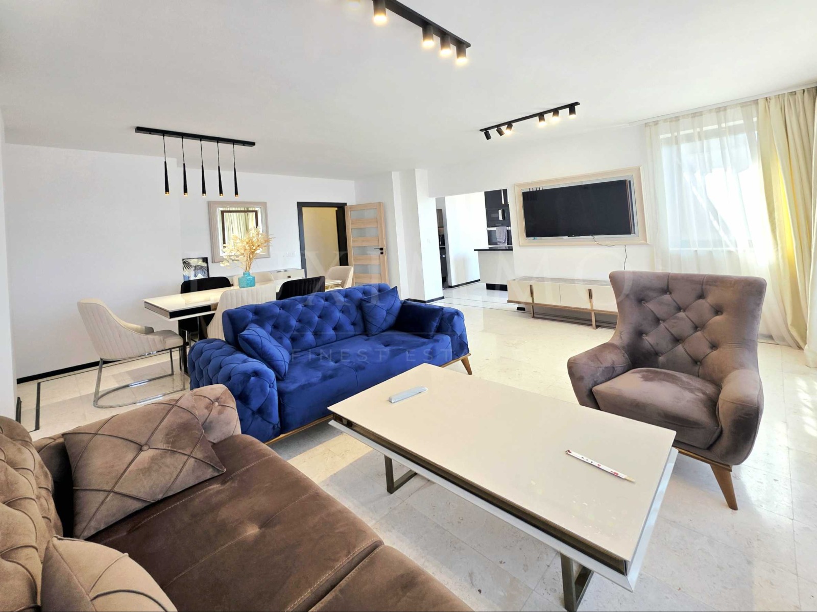 Продава 3-СТАЕН, гр. София, Център, снимка 2 - Апартаменти - 53884794