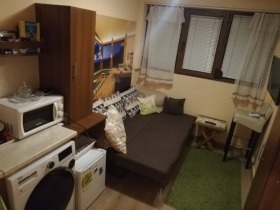 Studio Vazragdane, Burgas 1