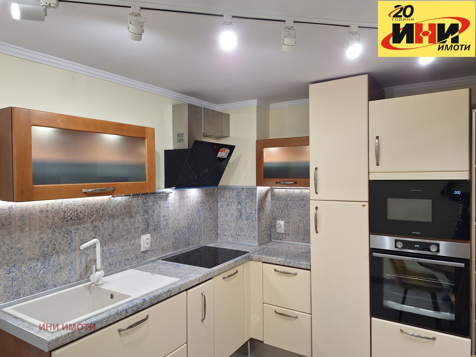 Продава 3-СТАЕН, гр. Русе, Възраждане, снимка 2 - Апартаменти - 53884446