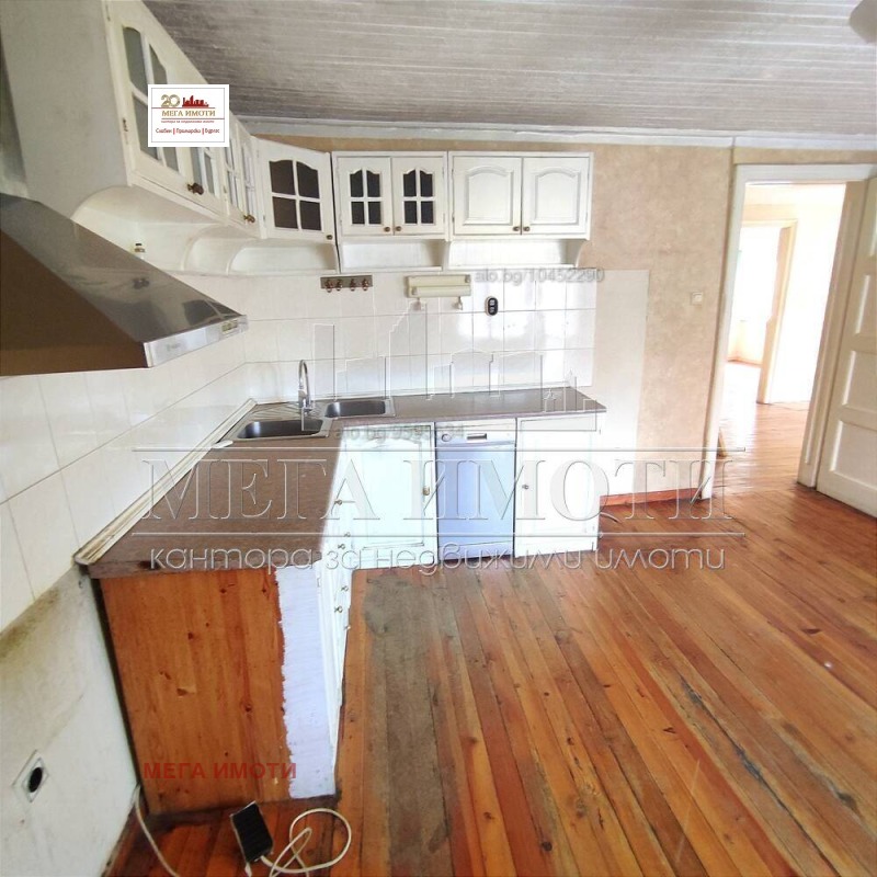 Продава МНОГОСТАЕН в град Бургас, Център - 150 кв.м / 230 000 € » 449 840.90 лв., МЕГА ИМОТИ