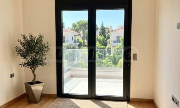 Продава КЪЩА, Извън страната, област Извън страната, снимка 8 - Къщи - 54119372