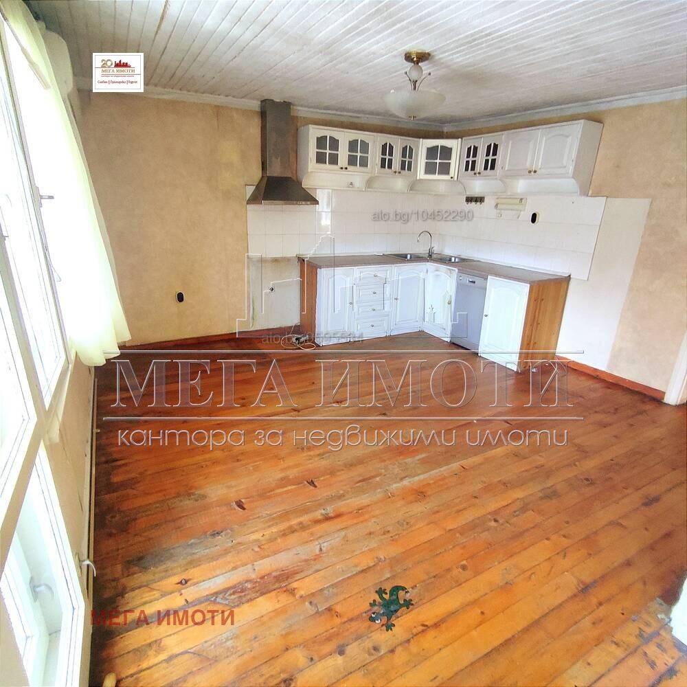Продава МНОГОСТАЕН, гр. Бургас, Център, снимка 2 - Апартаменти - 51576230