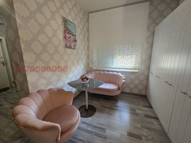 Myytävänä  Studio Sofia , Tsentar , 35 neliömetriä | 36887400 - kuva [2]