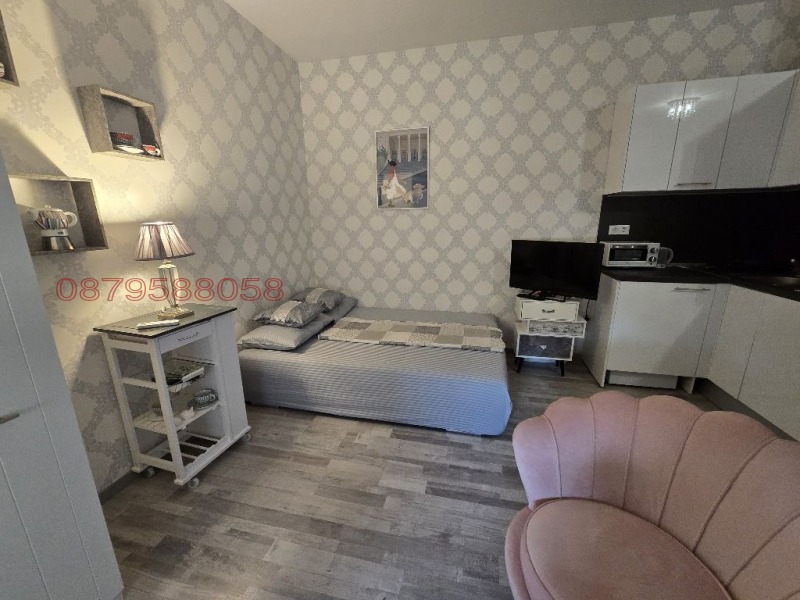 Myytävänä  Studio Sofia , Tsentar , 35 neliömetriä | 36887400