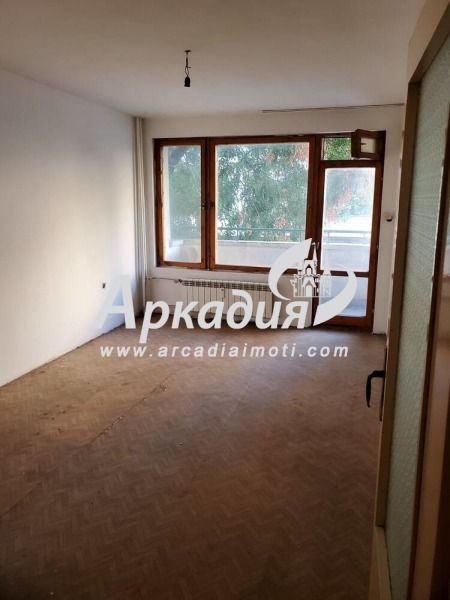 Eladó  2 hálószobás Plovdiv , Centar , 90 négyzetméter | 66861809