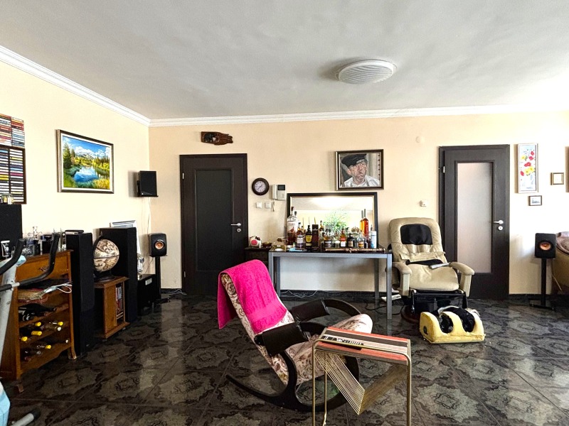 Продава  3-стаен, град София, Хладилника •  392 000 € • ID 43027651 — holmes.bg - [1] 