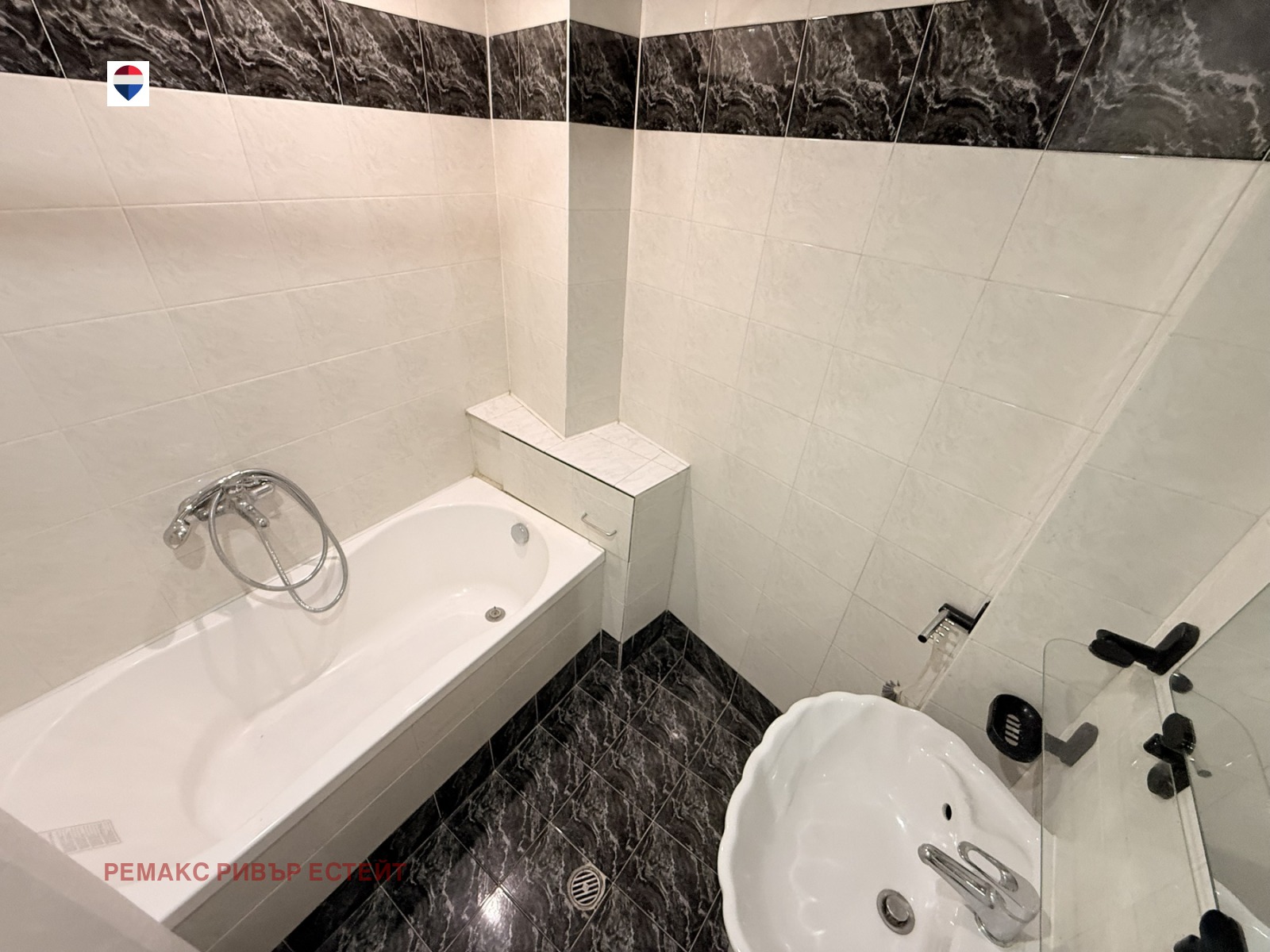 Продава 3-СТАЕН, гр. Русе, Център, снимка 16 - Апартаменти - 55061451