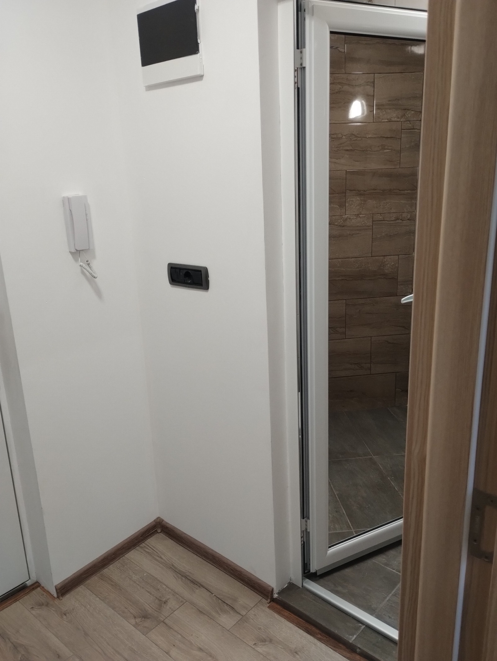 Продава 1-СТАЕН, гр. София, Люлин 7, снимка 6 - Апартаменти - 54957062